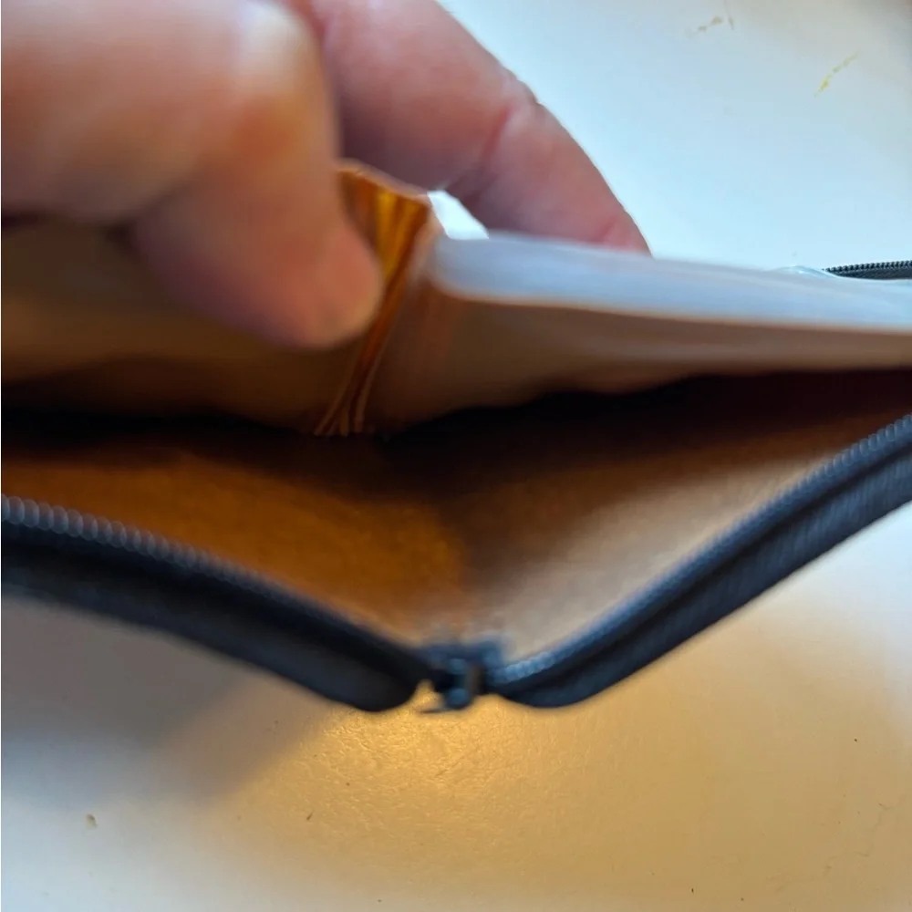 Vintage Moose Canada Vinyl Tan Men’s Zipper Wallet